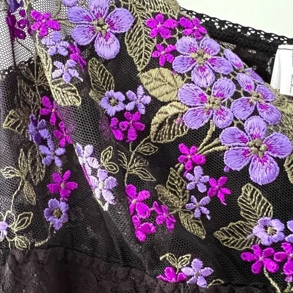 NEW Hanky Panky Babydoll & Thong Set, Black/Lavender Floral Embroidery, Size L - Picture 3 of 10